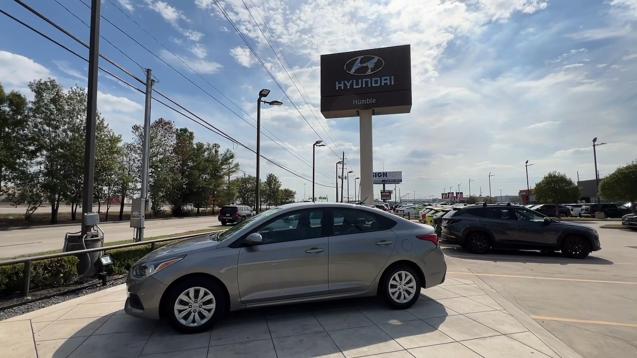 2021 Hyundai Accent SE 3