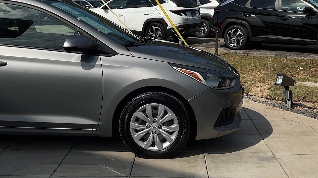 2021 Hyundai Accent SE 12