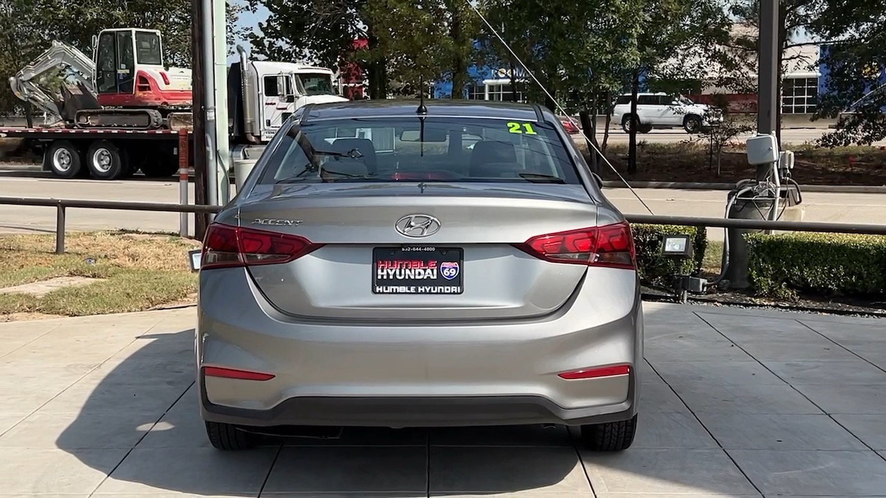 2021 Hyundai Accent SE 17