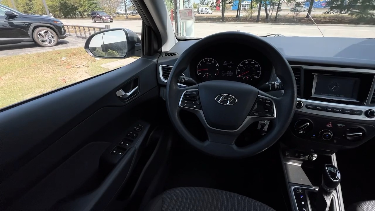 2021 Hyundai Accent SE 18