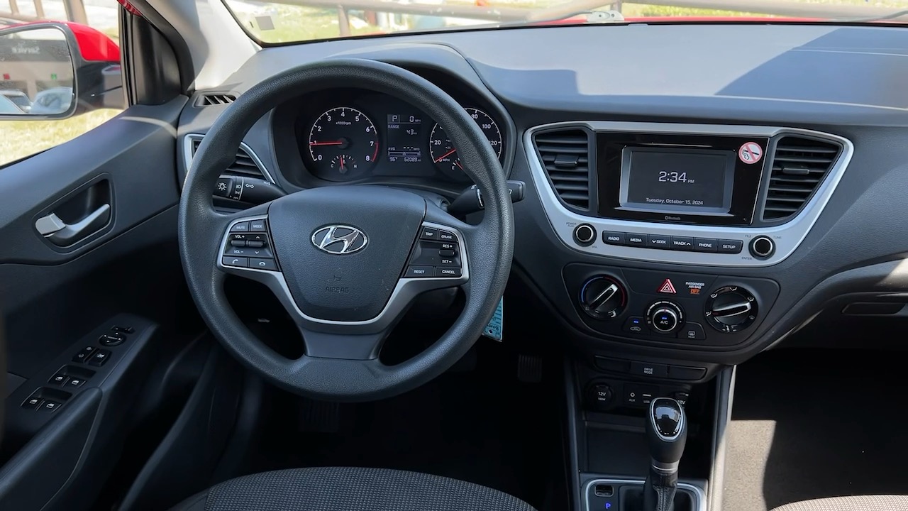 2021 Hyundai Accent SE 21