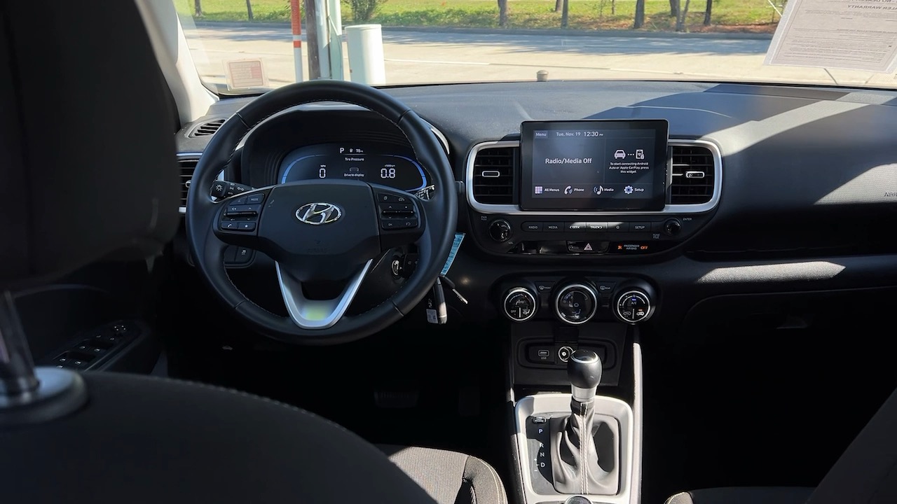 2023 Hyundai Venue SEL 20