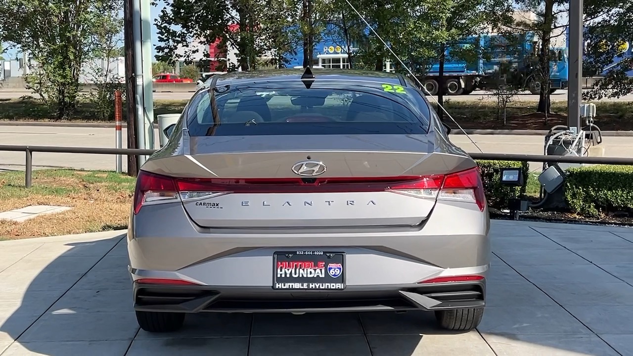 2022 Hyundai Elantra SEL 17