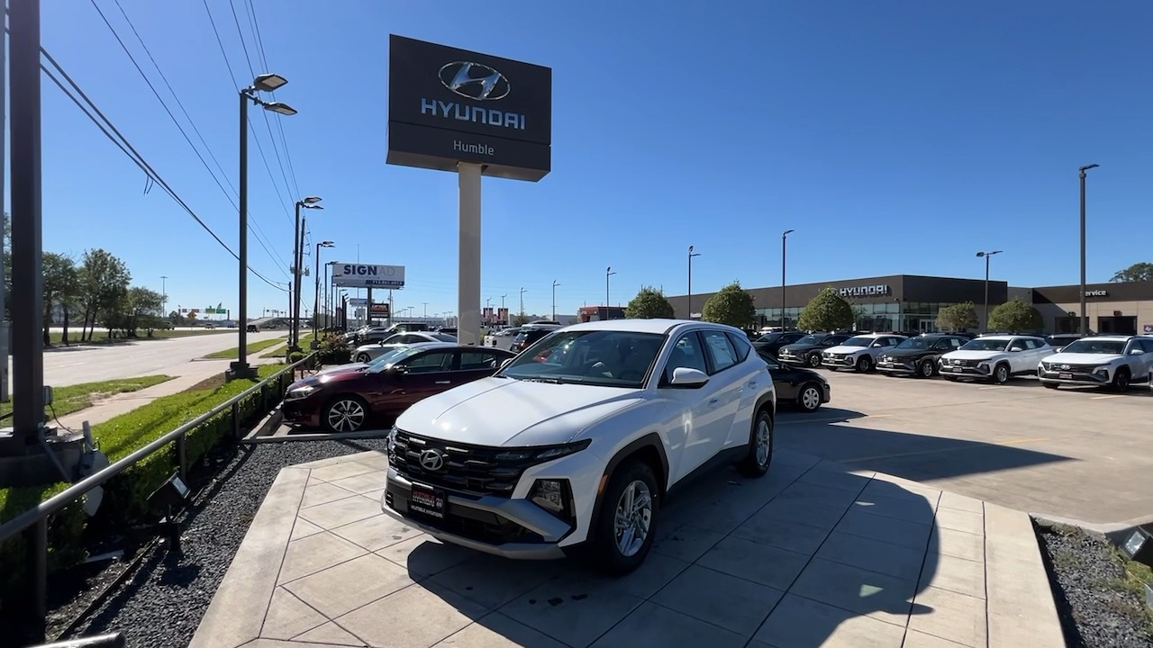 2025 Hyundai Tucson SE 8