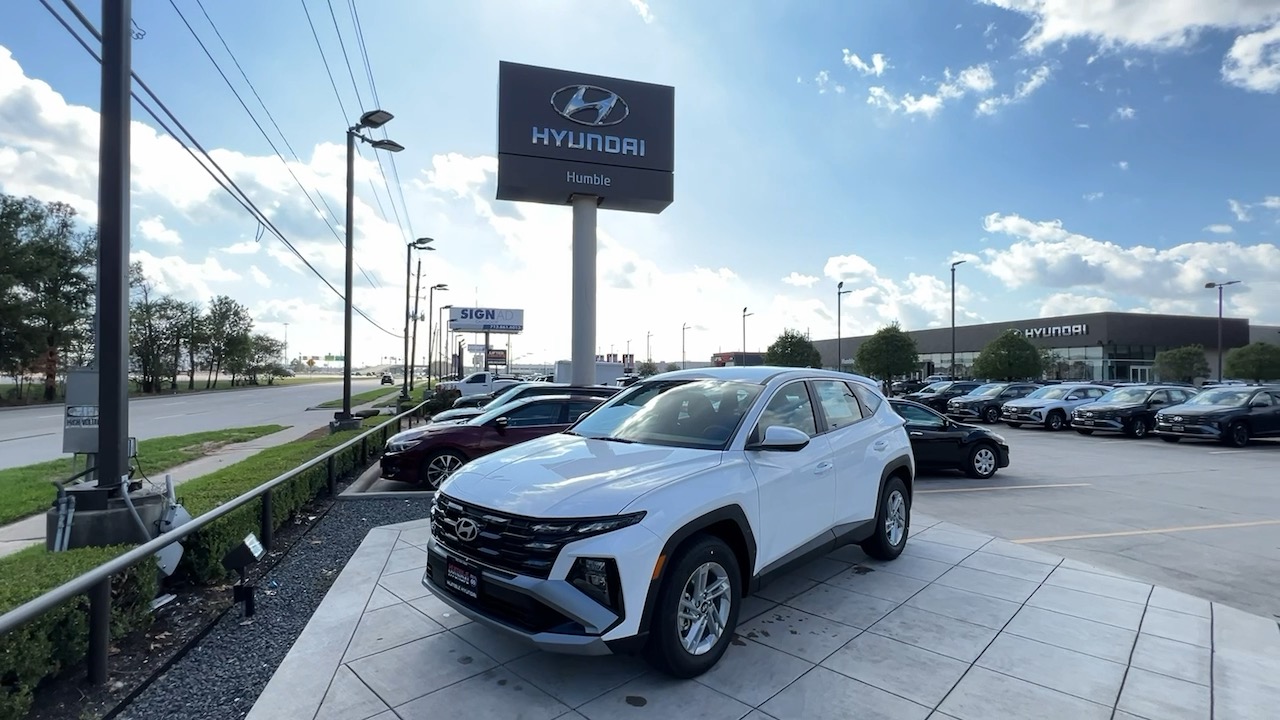 2025 Hyundai Tucson SE 8