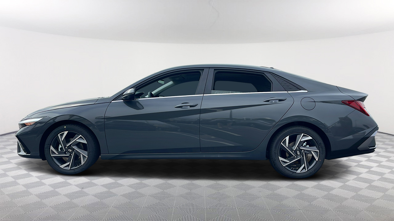 2024 Hyundai Elantra Limited 4