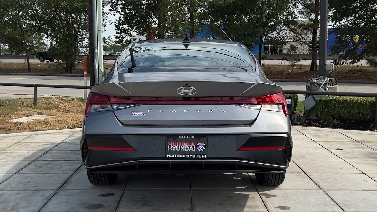 2024 Hyundai Elantra SEL 17