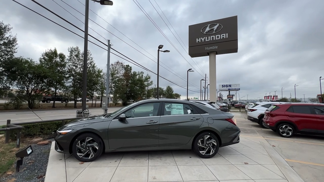 2024 Hyundai Elantra SEL 2