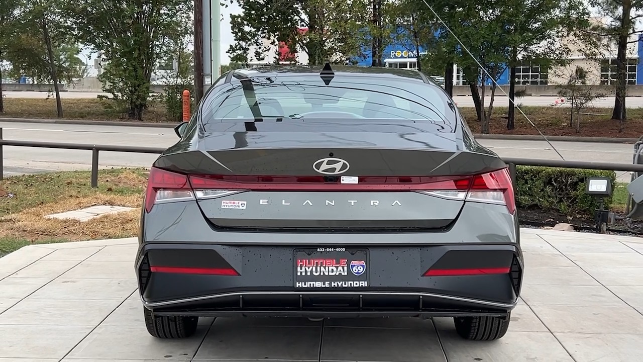 2024 Hyundai Elantra SEL 17