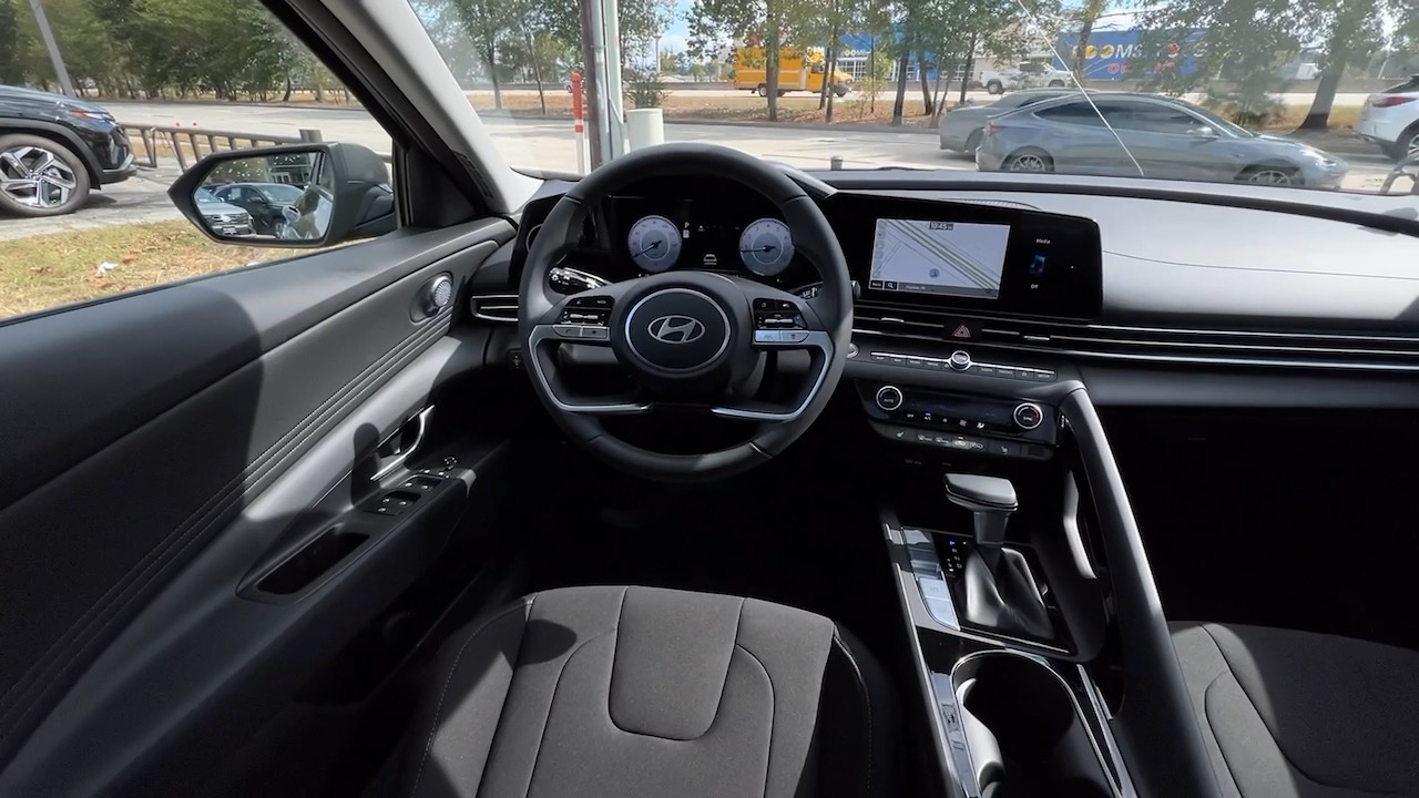 2025 Hyundai Elantra SEL Convenience 21