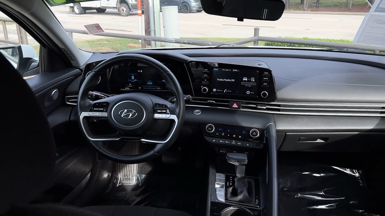 2021 Hyundai Elantra SEL 21