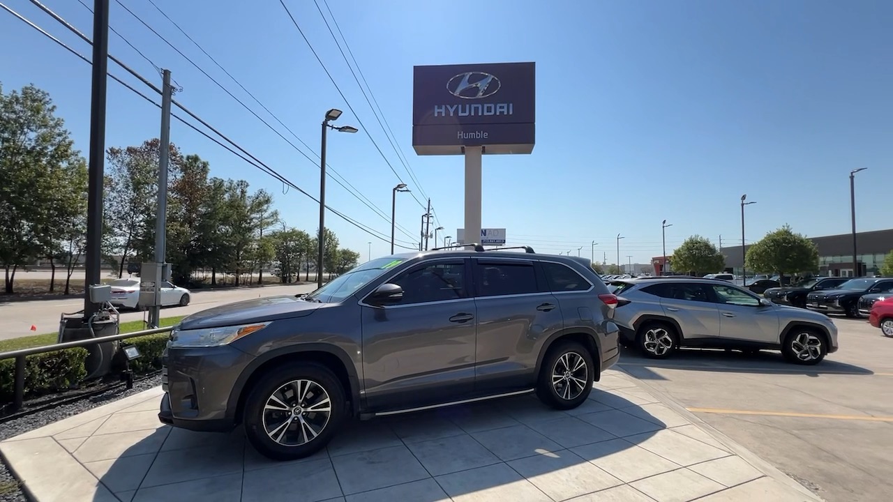 2019 Toyota Highlander LE 4