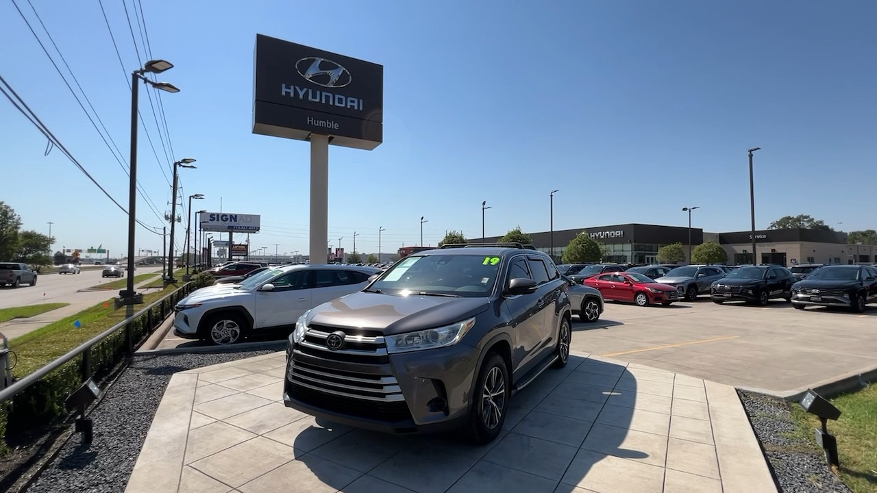 2019 Toyota Highlander LE 8