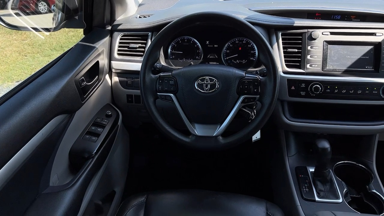 2019 Toyota Highlander LE 21