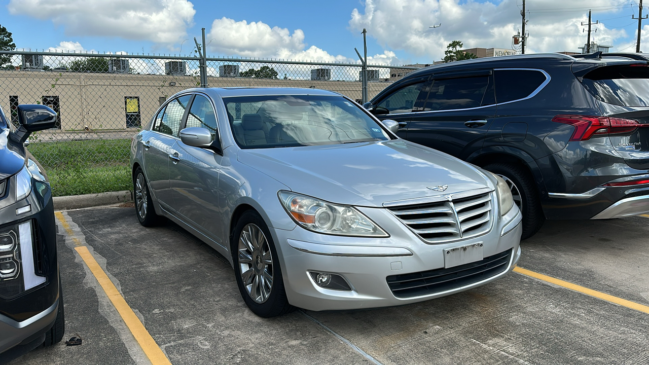 2011 Hyundai Genesis  3