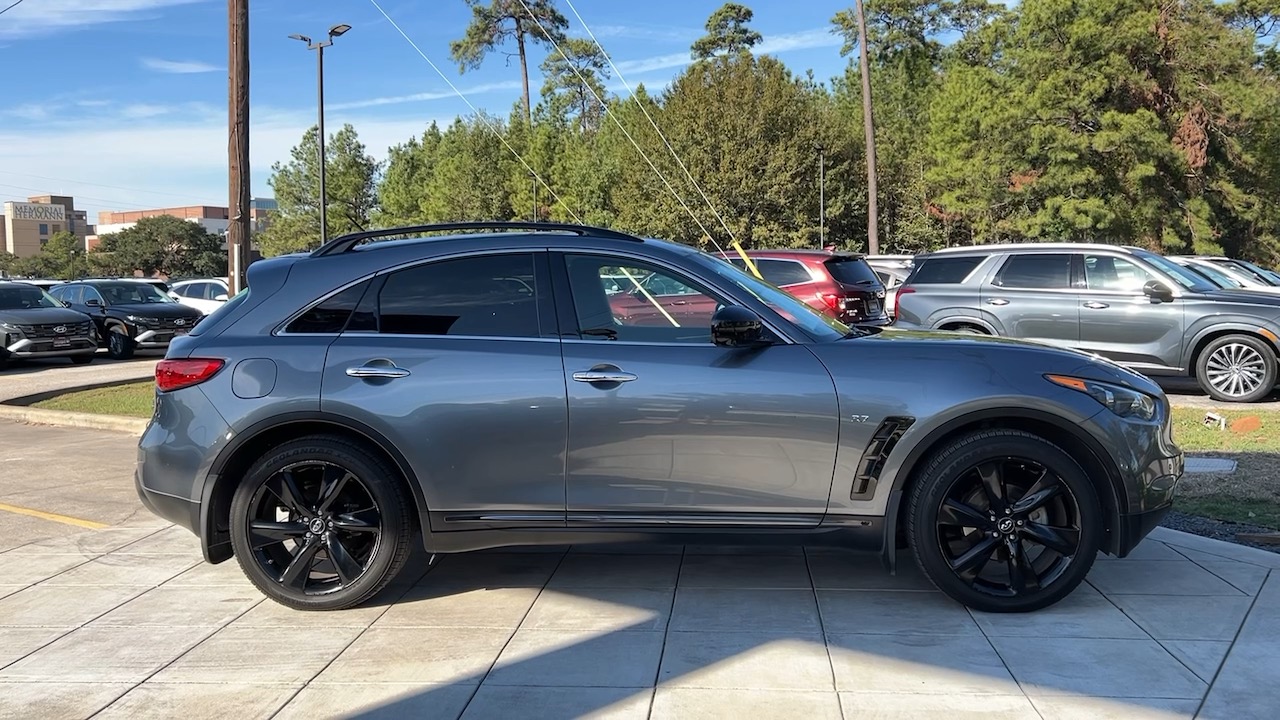 2017 INFINITI QX70 Base 12