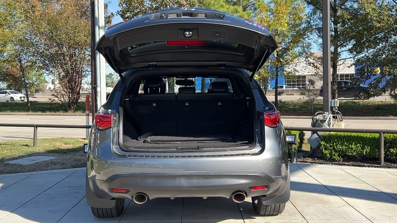 2017 INFINITI QX70 Base 17