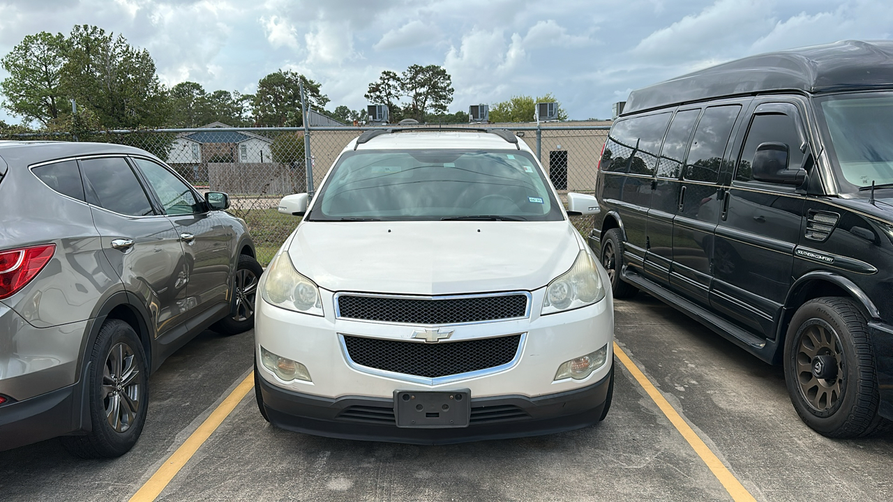 2012 Chevrolet Traverse LT w/1LT 2