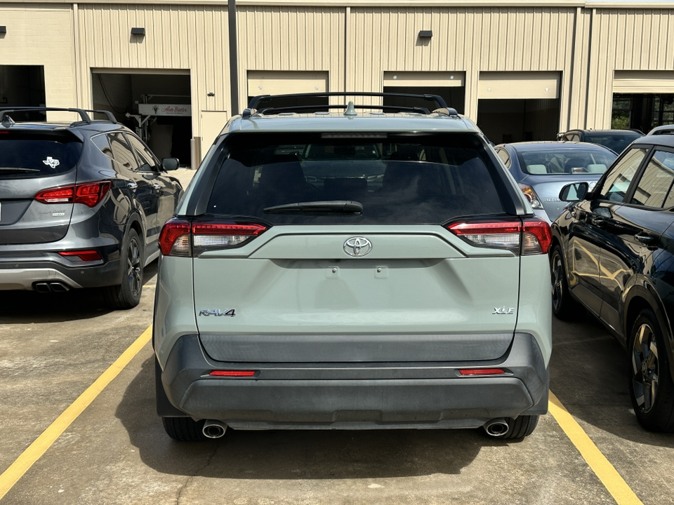 2021 Toyota RAV4  4