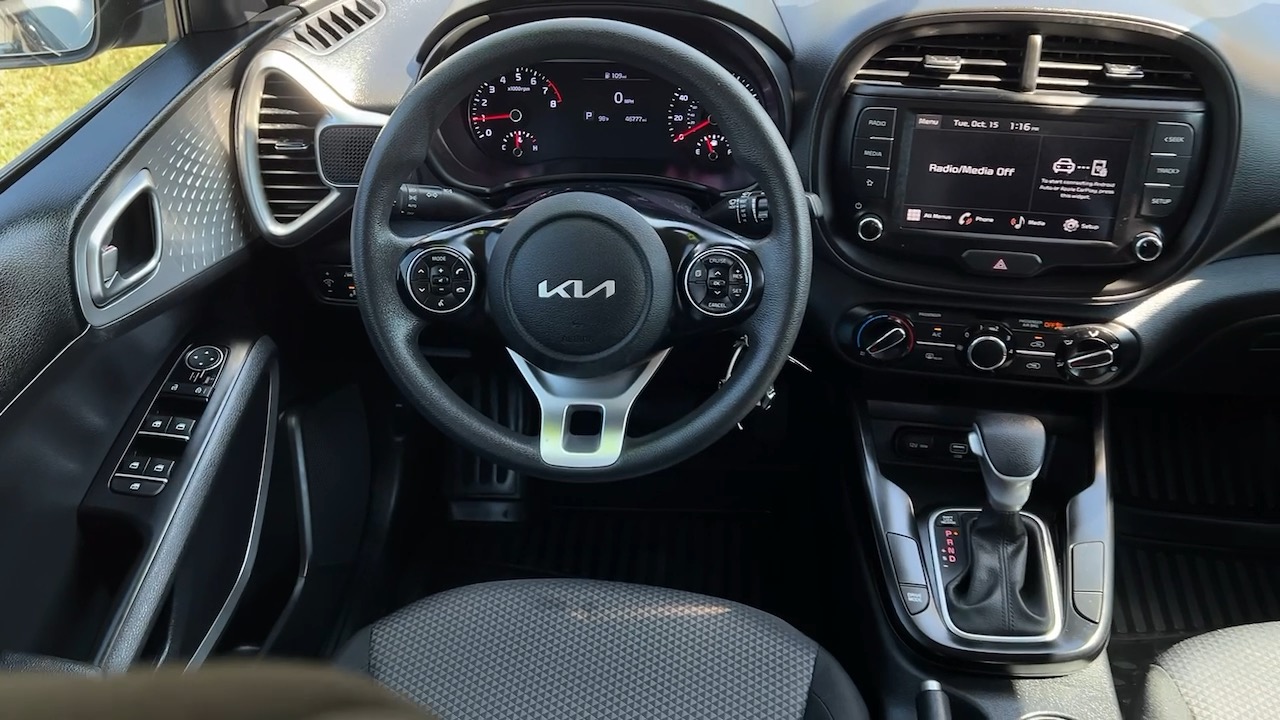 2022 Kia Soul LX 20