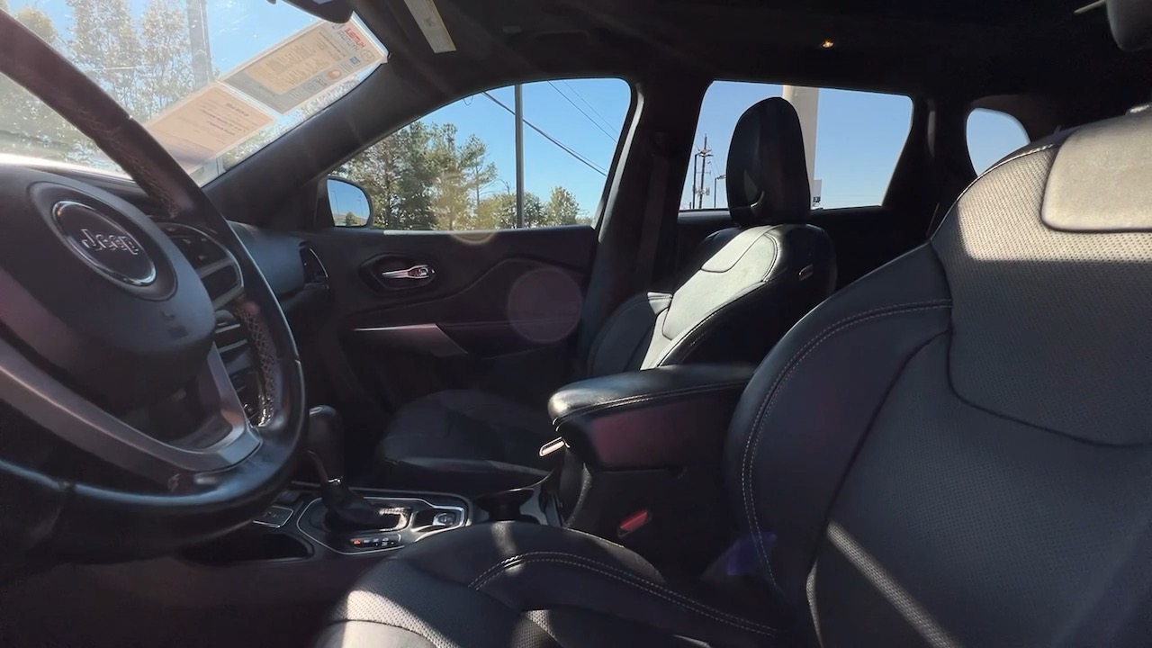 2021 Jeep Cherokee 80th Anniversary 32