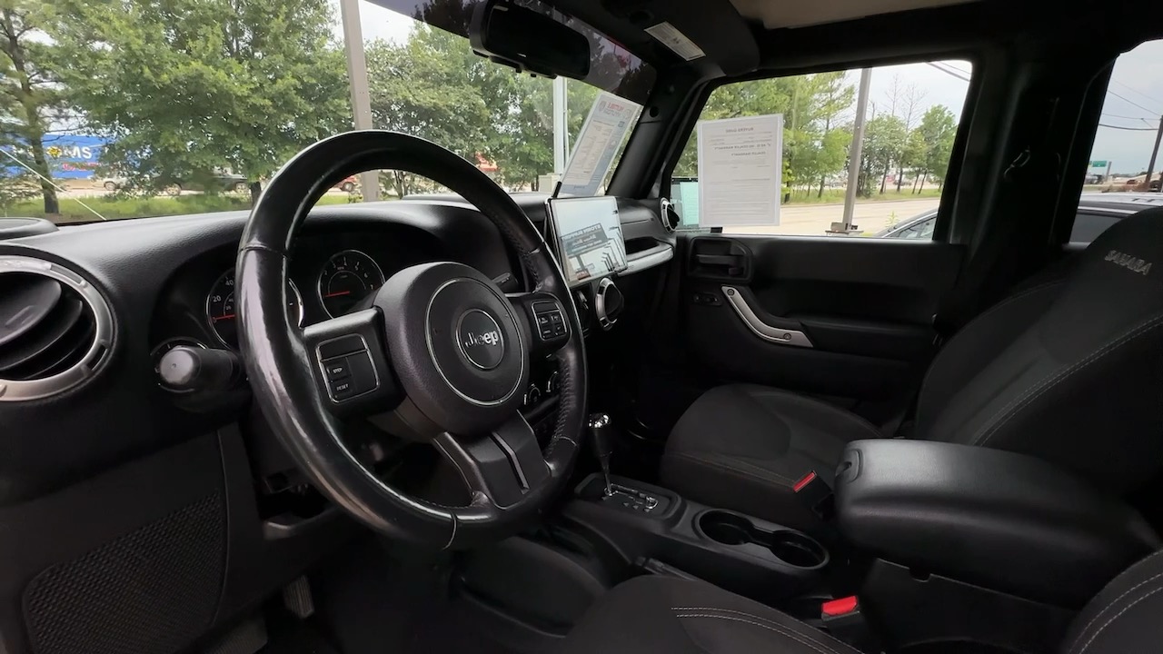 2016 Jeep Wrangler Unlimited Sahara 21