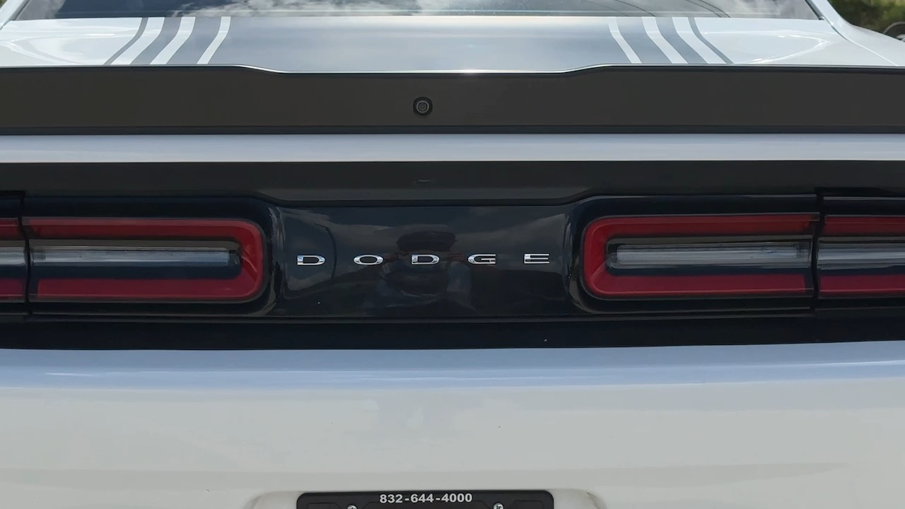 2016 Dodge Challenger  18