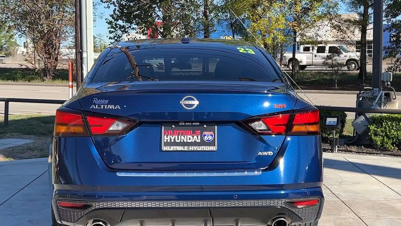 2023 Nissan Altima 2.5 SR 16