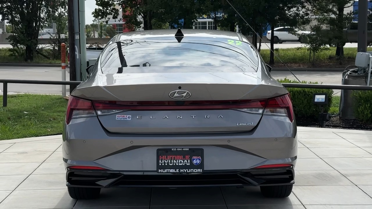 2022 Hyundai ELANTRA  16