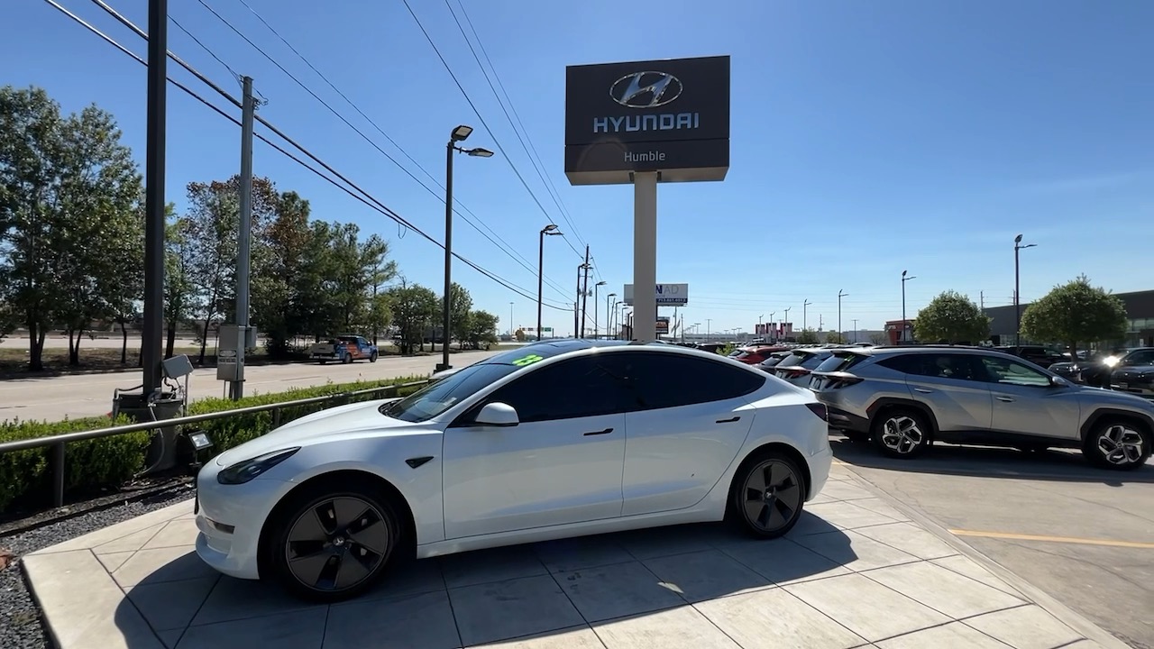 2023 Tesla Model 3 Base 4