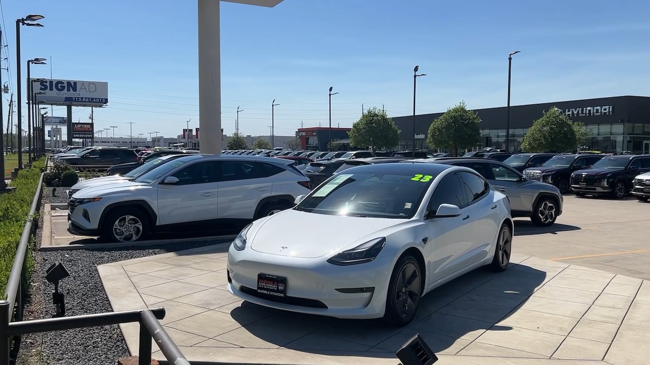 2023 Tesla Model 3 Base 37