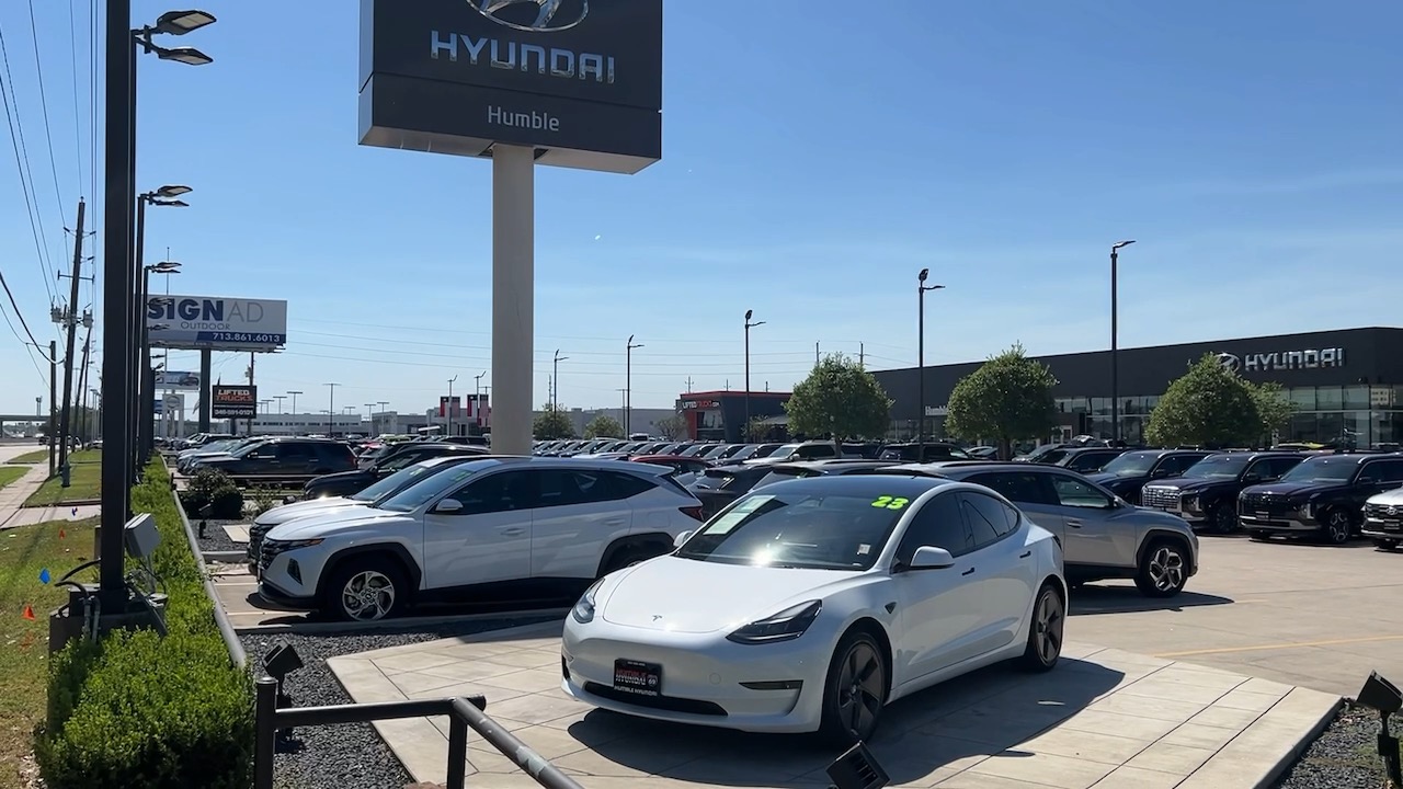 2023 Tesla Model 3 Base 39