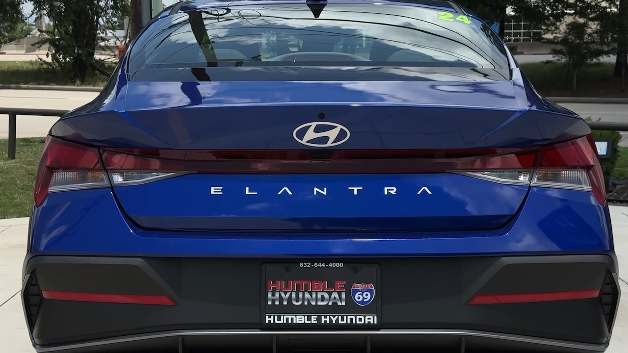 2024 Hyundai ELANTRA  17
