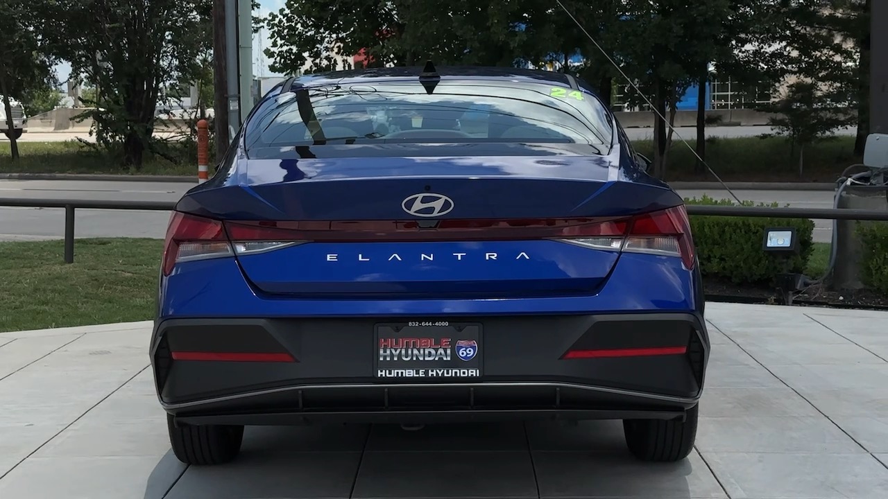 2024 Hyundai ELANTRA  18