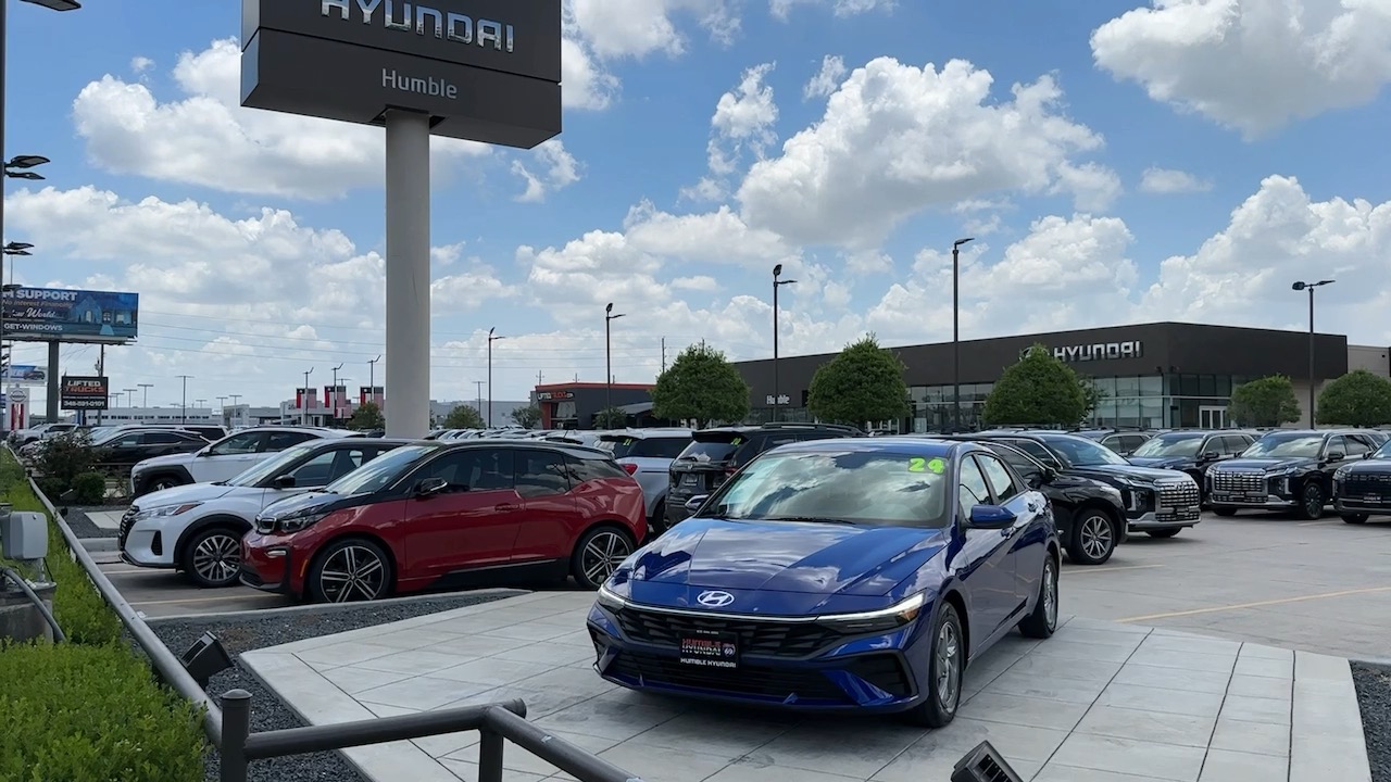 2024 Hyundai ELANTRA  40