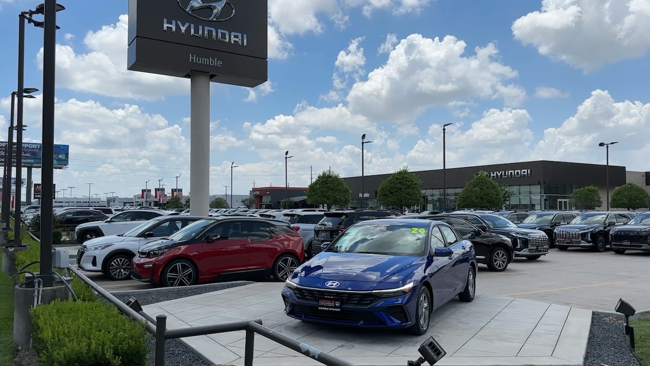 2024 Hyundai ELANTRA  41