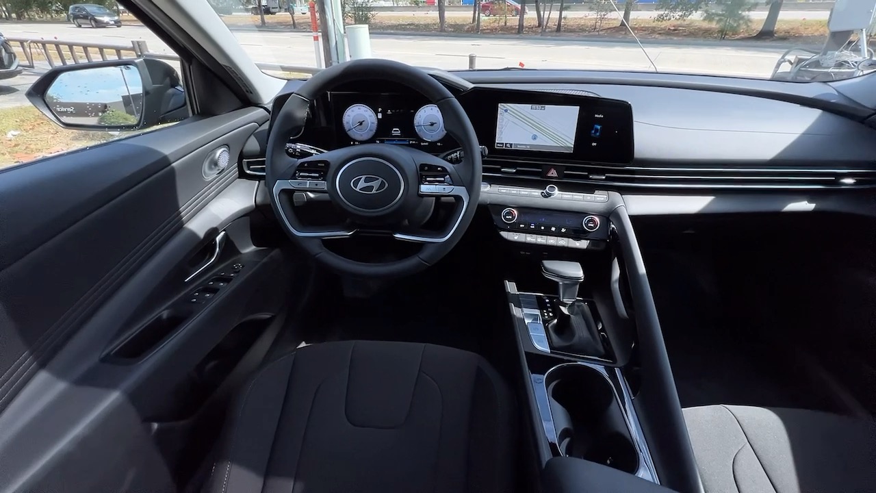 2025 Hyundai Elantra SEL Convenience 22