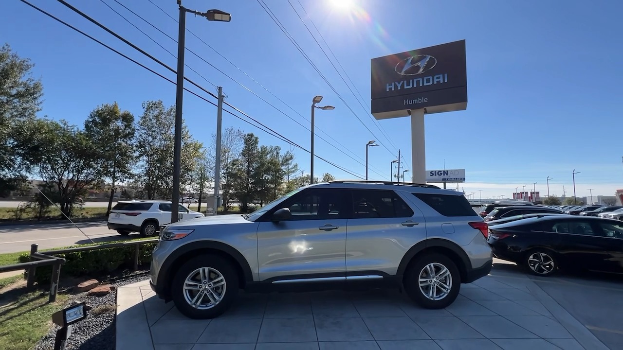 2023 Ford Explorer XLT 2