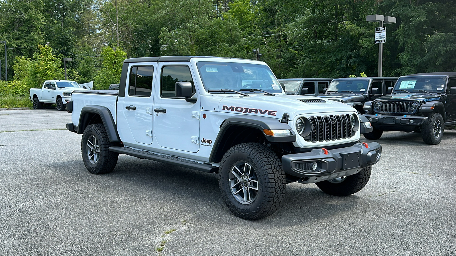 2024 Jeep Gladiator MOJAVE 2