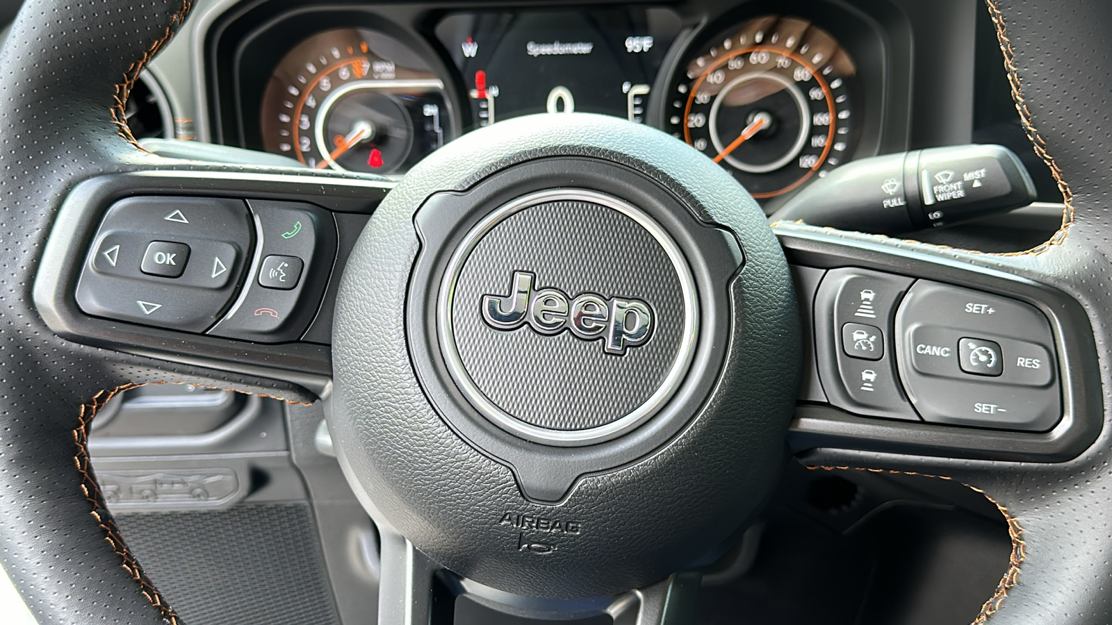 2024 Jeep Gladiator MOJAVE 8