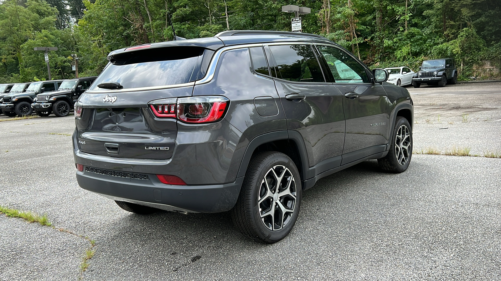 2024 Jeep Compass LIMITED 4