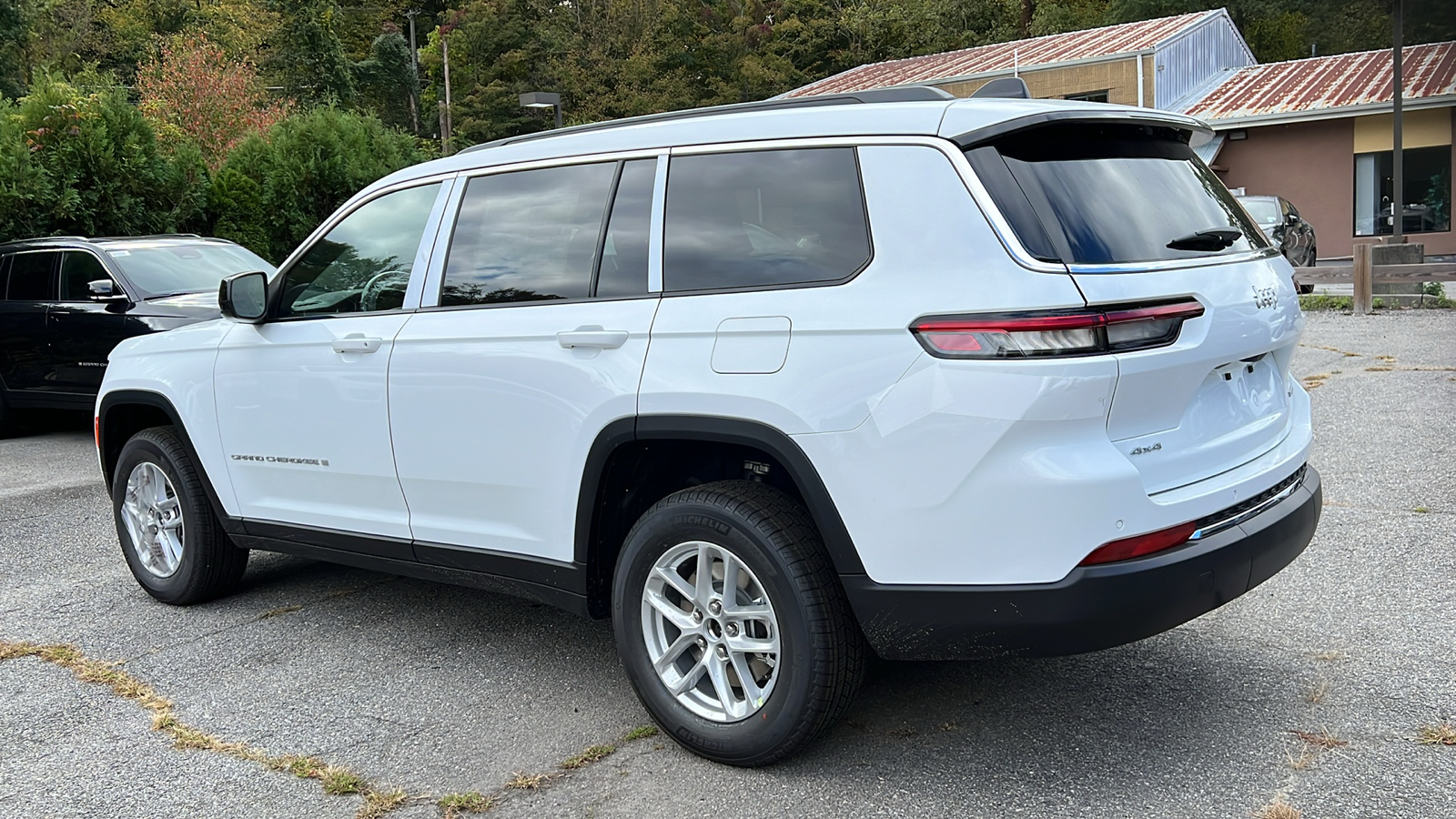 2024 Jeep Grand Cherokee L LAREDO 6