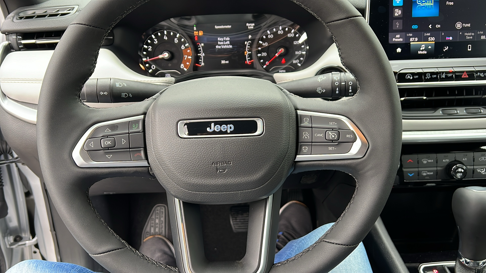 2025 Jeep Compass LIMITED 10