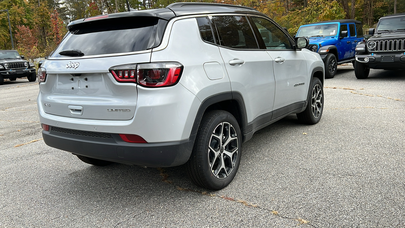 2025 Jeep Compass LIMITED 4