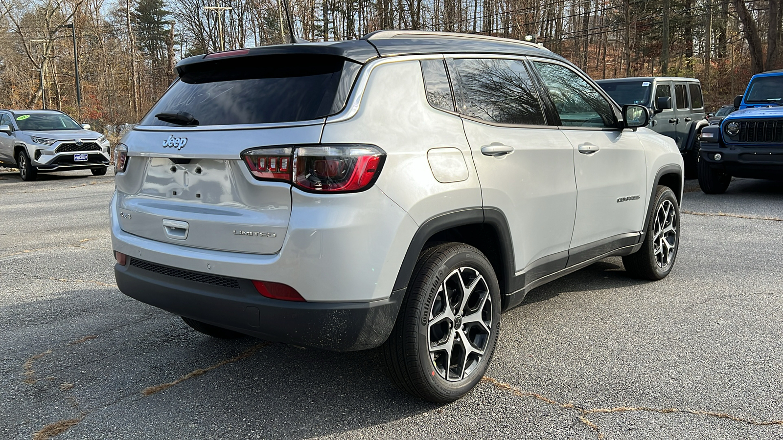 2025 Jeep Compass LIMITED 4