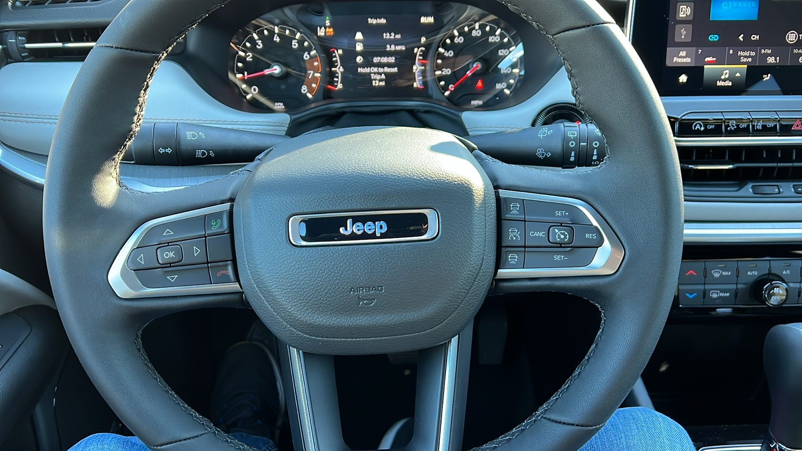 2025 Jeep Compass LIMITED 10