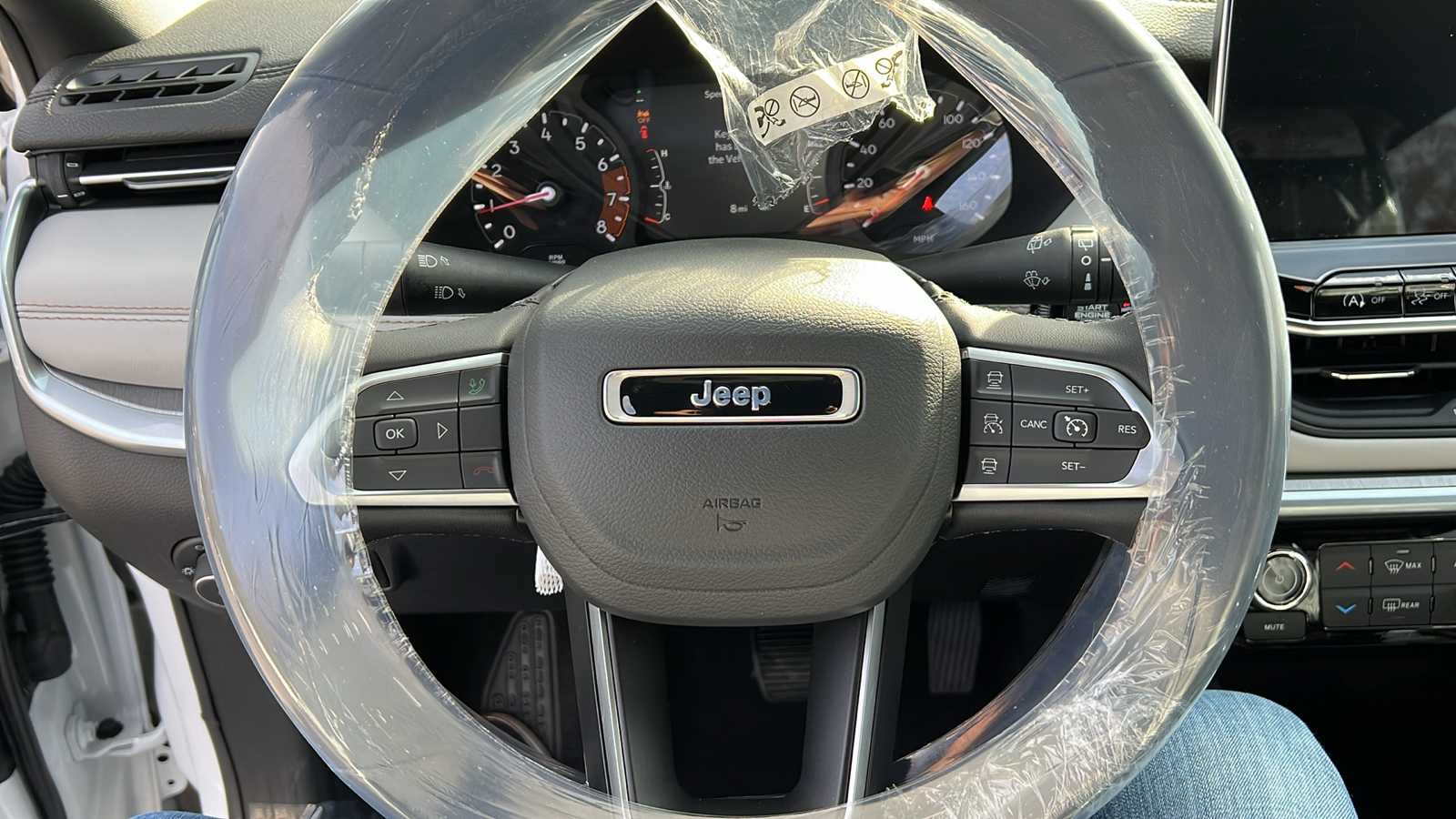 2025 Jeep Compass LIMITED 10