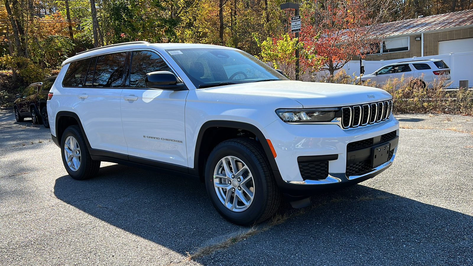 2025 Jeep Grand Cherokee L LAREDO 3