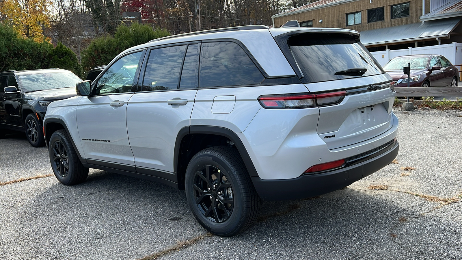 2025 Jeep Grand Cherokee LAREDO 6