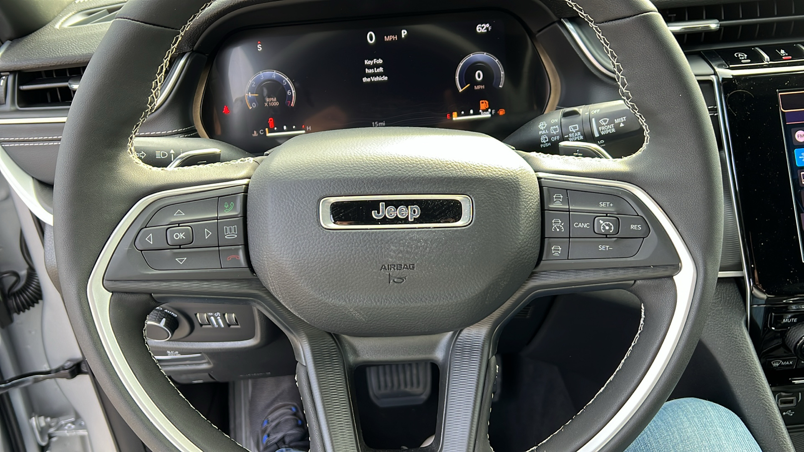 2025 Jeep Grand Cherokee LAREDO 10